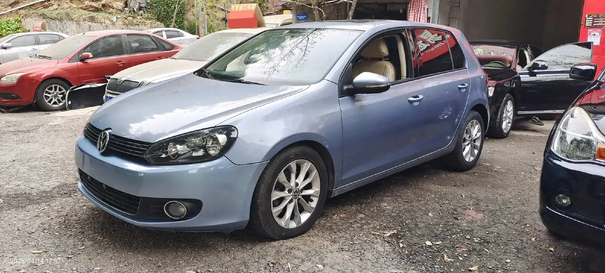 2011 Volkswagen Golf 1.6L 105HP L4 5MT