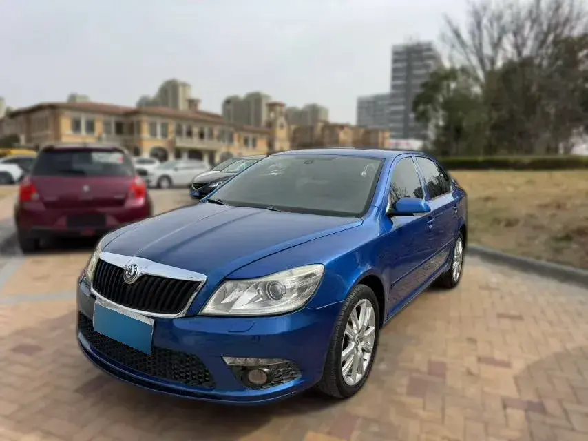 2010 Skoda Octavia 2.0T 200HP L4 6DCT