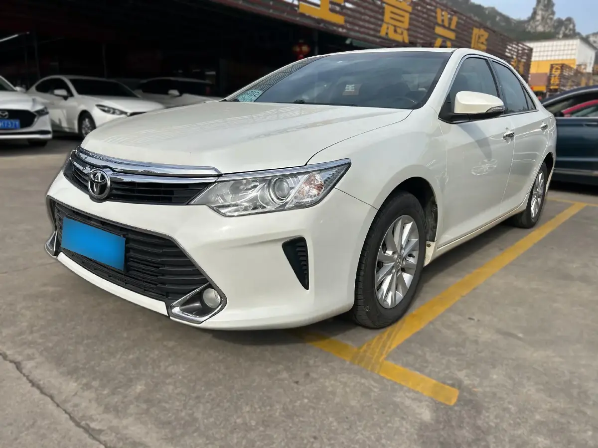 2016 Toyota Camry 2.0L 167HP L4 6AT