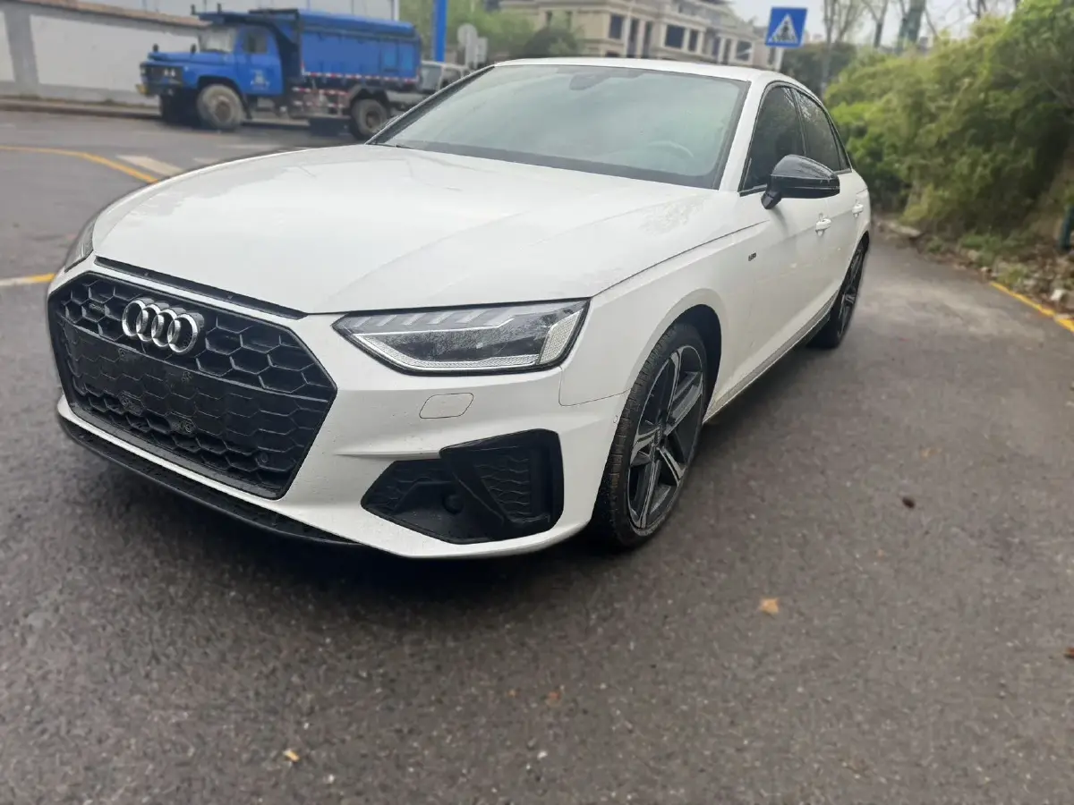 2022 Audi A4L 2.0T 252HP L4 7DCT