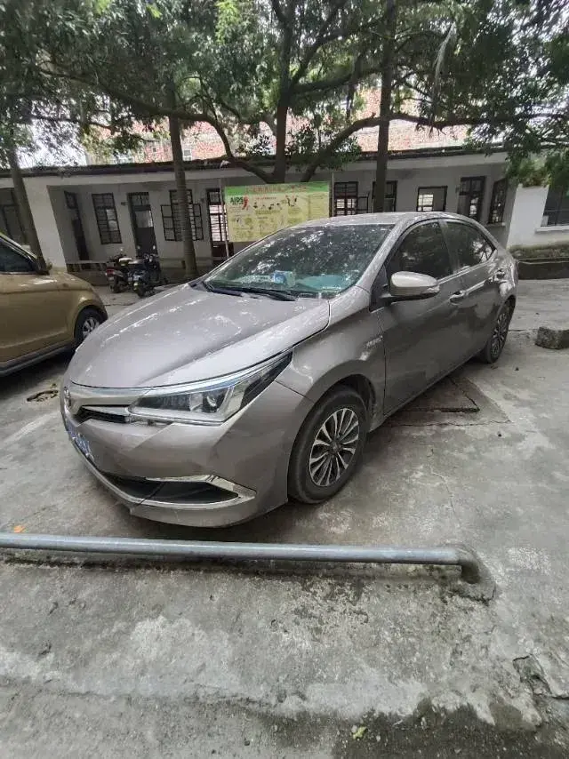 2017 Toyota Corolla 1.8L 99HP L4 E-CVT Hybrid