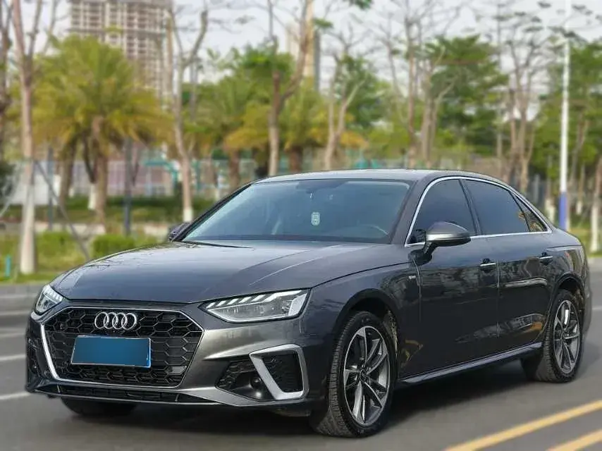 2022 Audi A4L 2.0T 190HP L4 7DCT