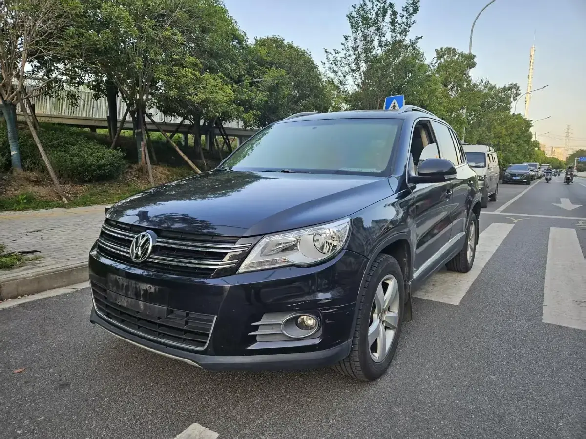 2012 Volkswagen Tiguan 1.8T 160HP L4 6AT