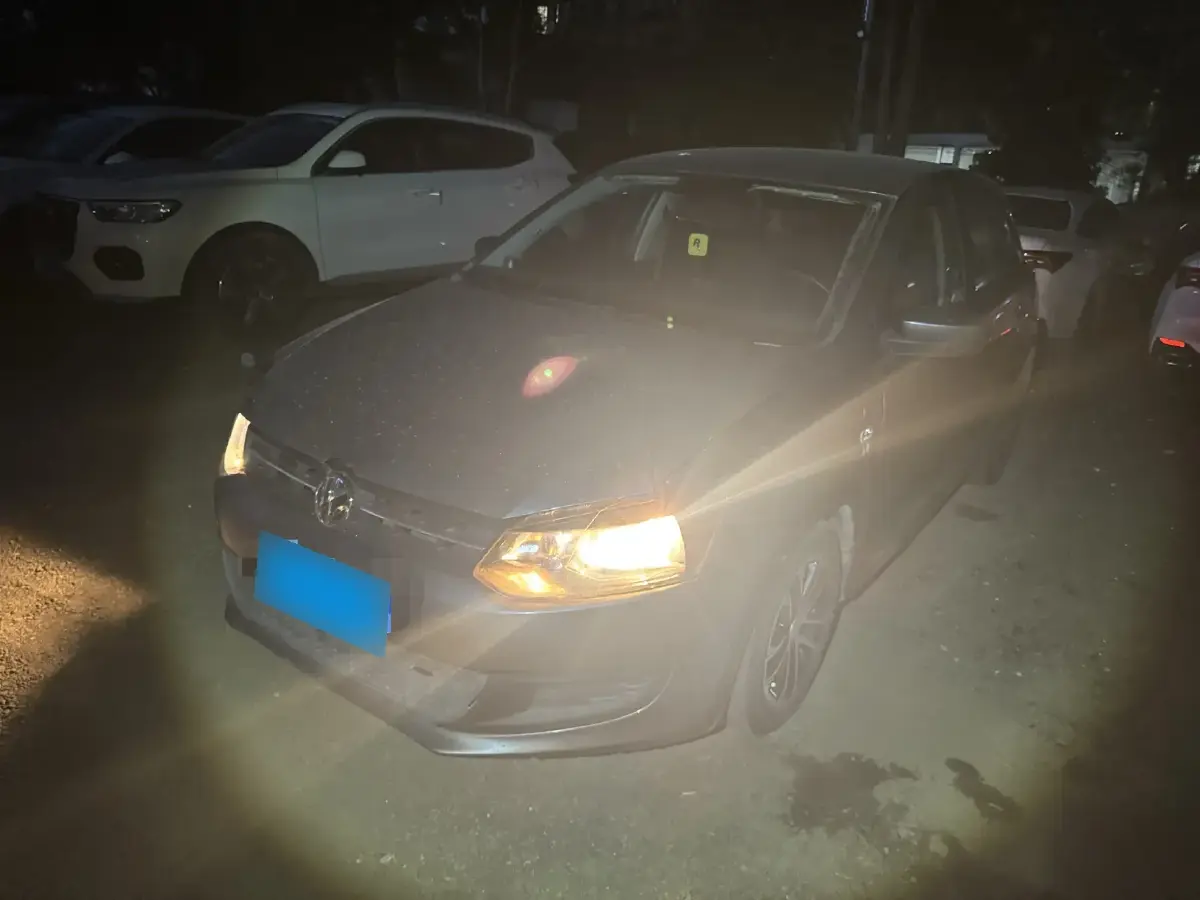 2011 Volkswagen Polo 1.4L 86HP L4 5MT