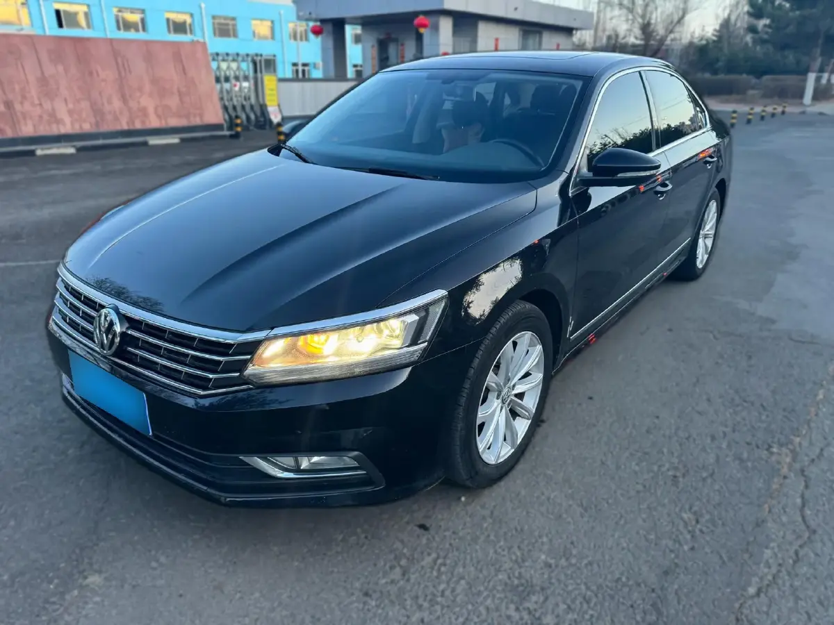 2016 Volkswagen Passat 1.8T 180HP L4 7DCT