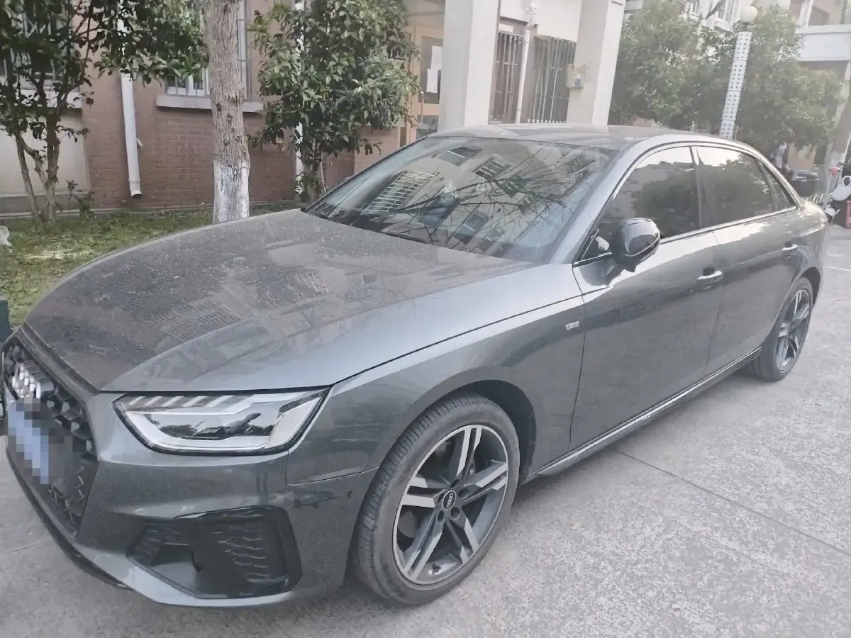 2022 Audi A4L 2.0T 190HP L4 7DCT