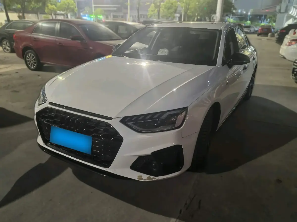 2022 Audi A4L 2.0T 190HP L4 7DCT