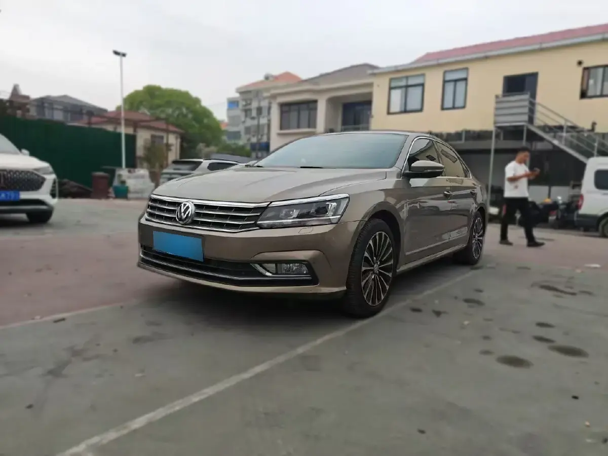 2016 Volkswagen Passat 1.8T 180HP L4 7DCT