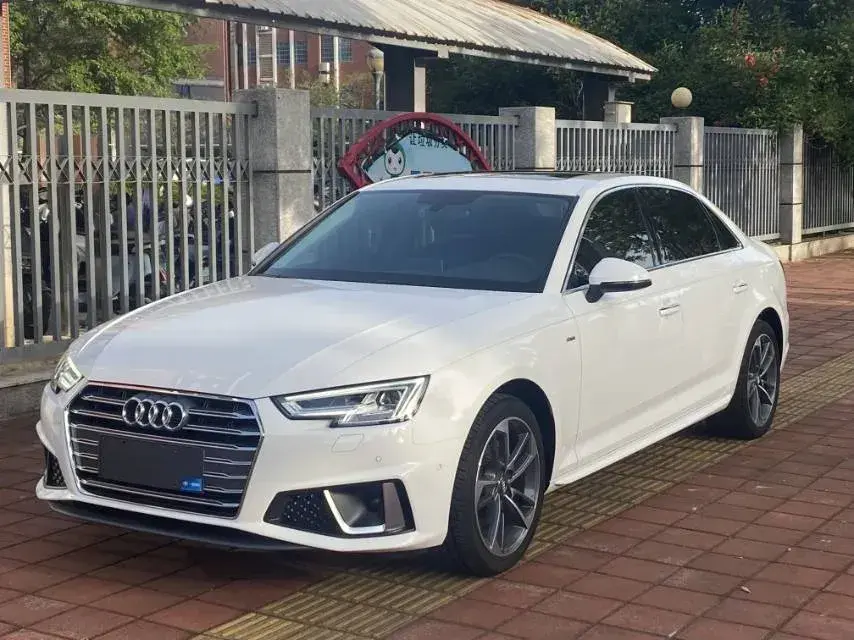 2019 Audi A4L 2.0T 190HP L4 7DCT