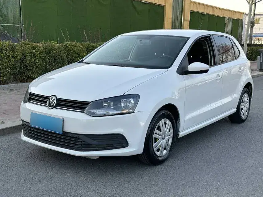 2016 Volkswagen Polo 1.4L 90HP L4 6AT