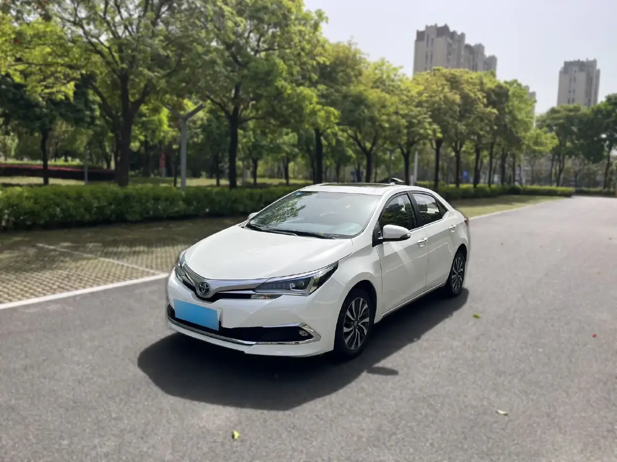 2018 Toyota Corolla 1.8L 99HP L4 E-CVT Hybrid