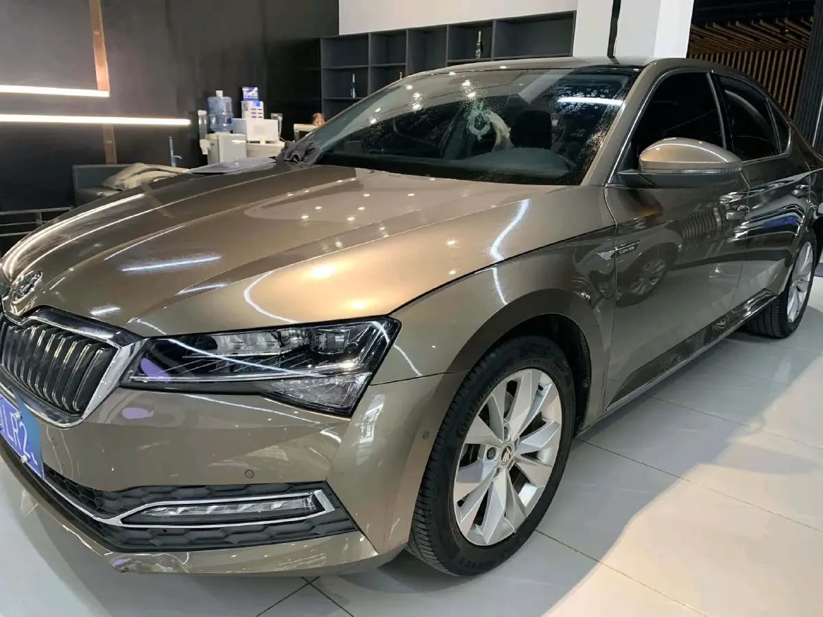 2019 Skoda Superb 1.4T 150HP L4 7DCT