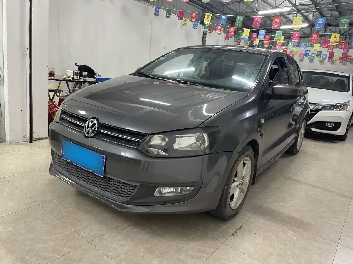 2011 Volkswagen Polo 1.4L 86HP L4 6AT