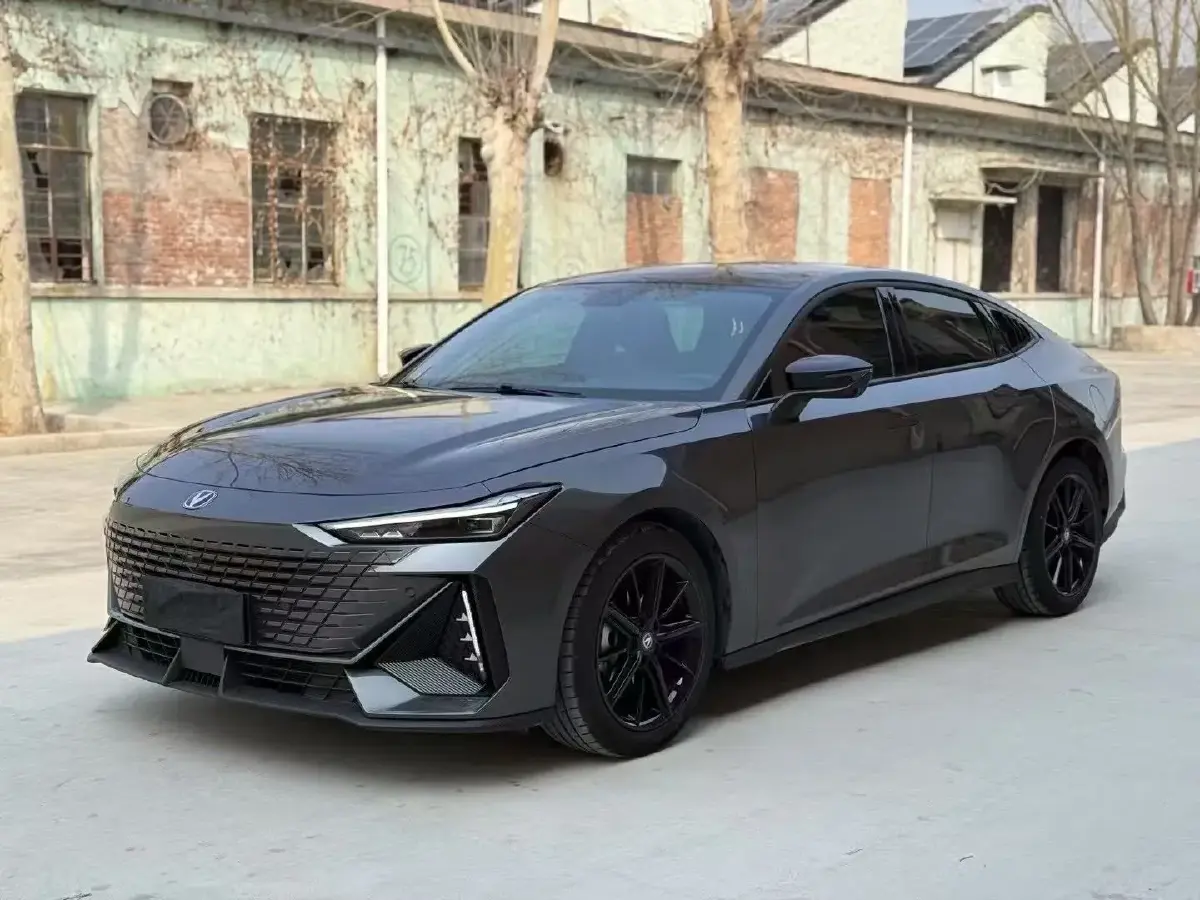 2022 ChangAn UNI-V 1.5T 188HP L4 7DCT