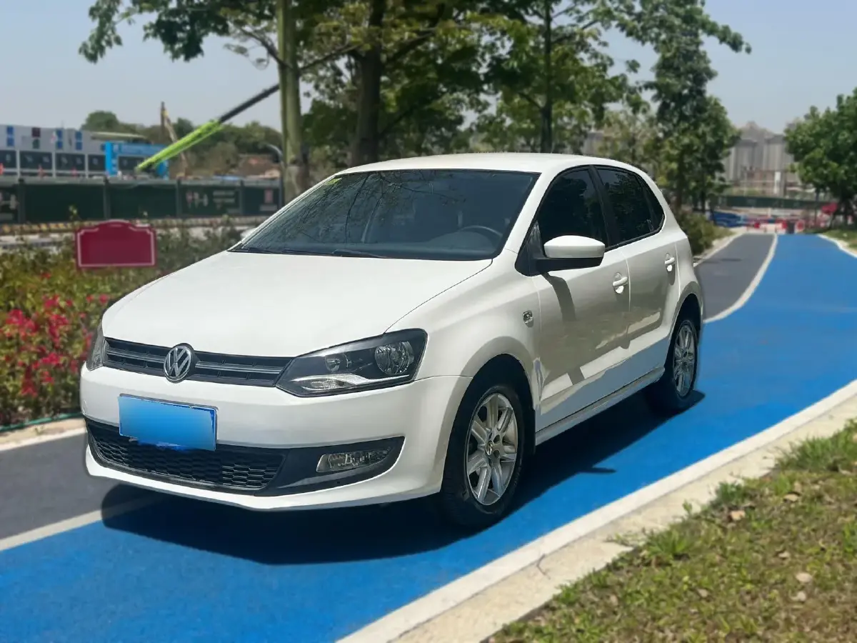2013 Volkswagen Polo 1.4L 86HP L4 5MT