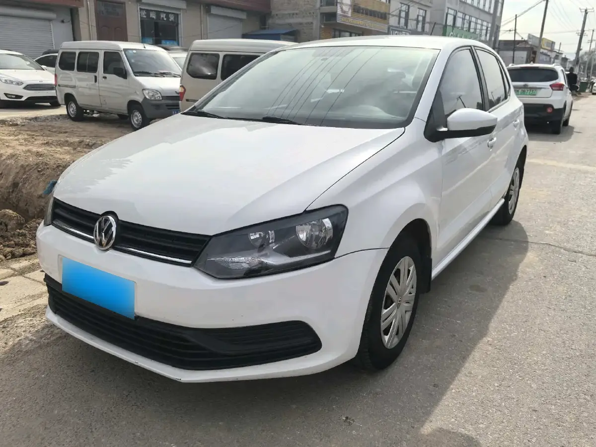 2016 Volkswagen Polo 1.4L 90HP L4 6AT