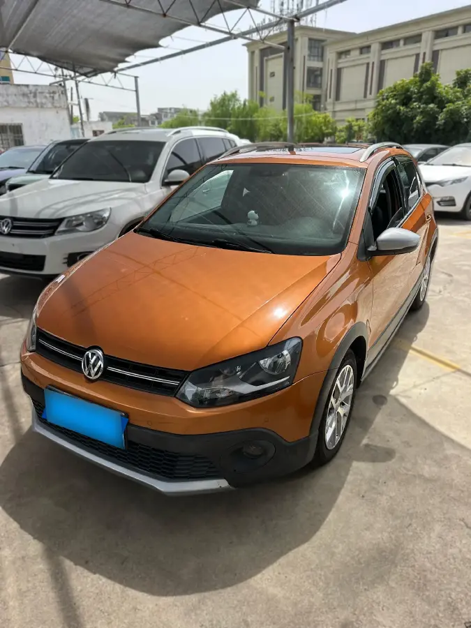 2016 Volkswagen Polo 1.6L 110HP L4 6AT