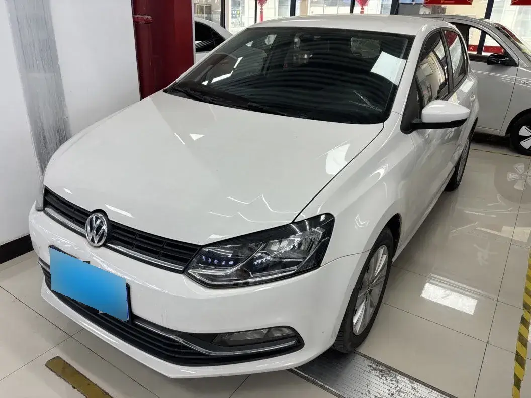 2014 Volkswagen Polo 1.6L 110HP L4 6AT