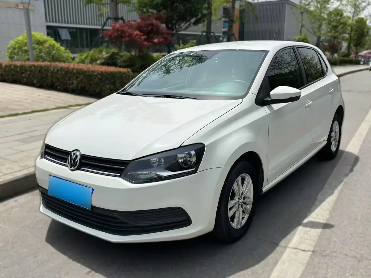 2016 Volkswagen Polo 1.4L 90HP L4 6AT