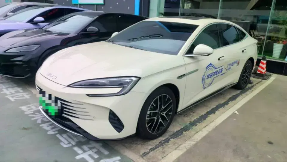 2025 BYD Seal07 DM-i 1.5L 101HP L4 E-CVT PHEV 17.6KWH