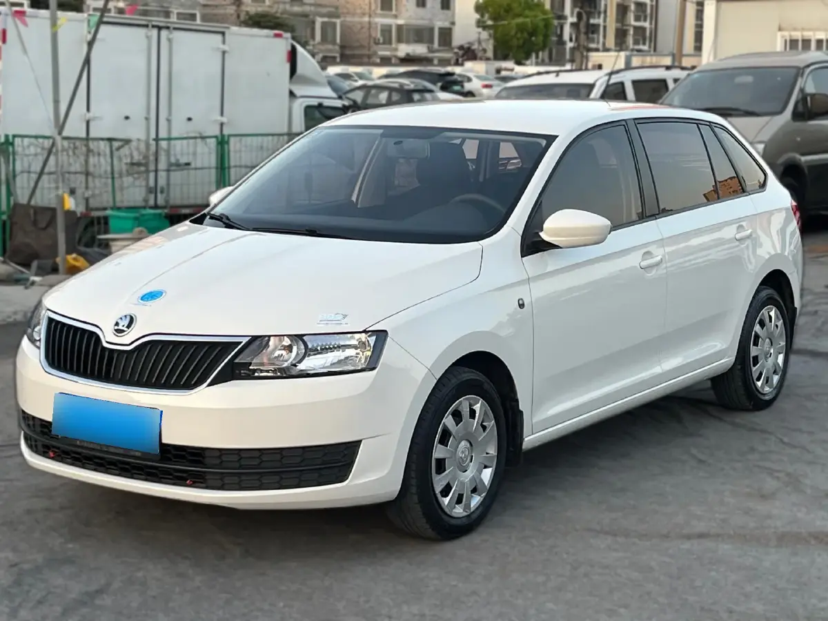 2016 Skoda Rapid Spaceback 1.6L 110HP L4 6AT