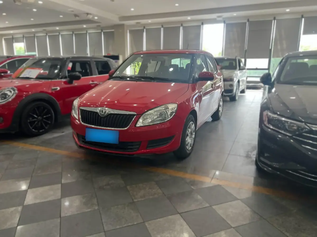 2012 Skoda Fabia 1.4L 86HP L4 5MT