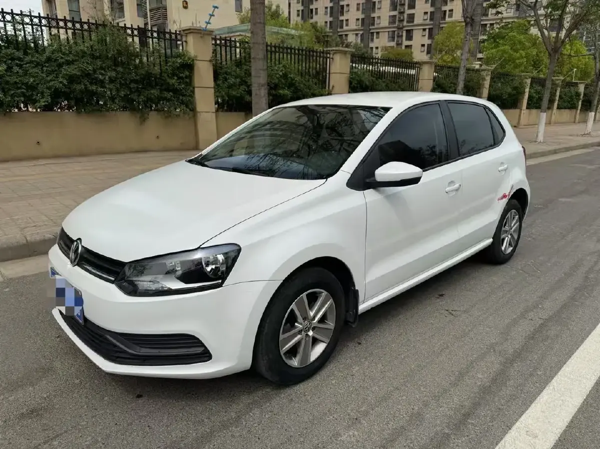 2014 Volkswagen Polo 1.4L 90HP L4 5MT
