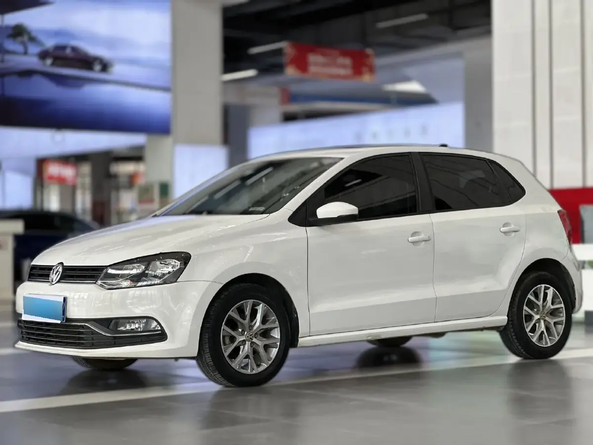 2016 Volkswagen Polo 1.6L 110HP L4 5MT