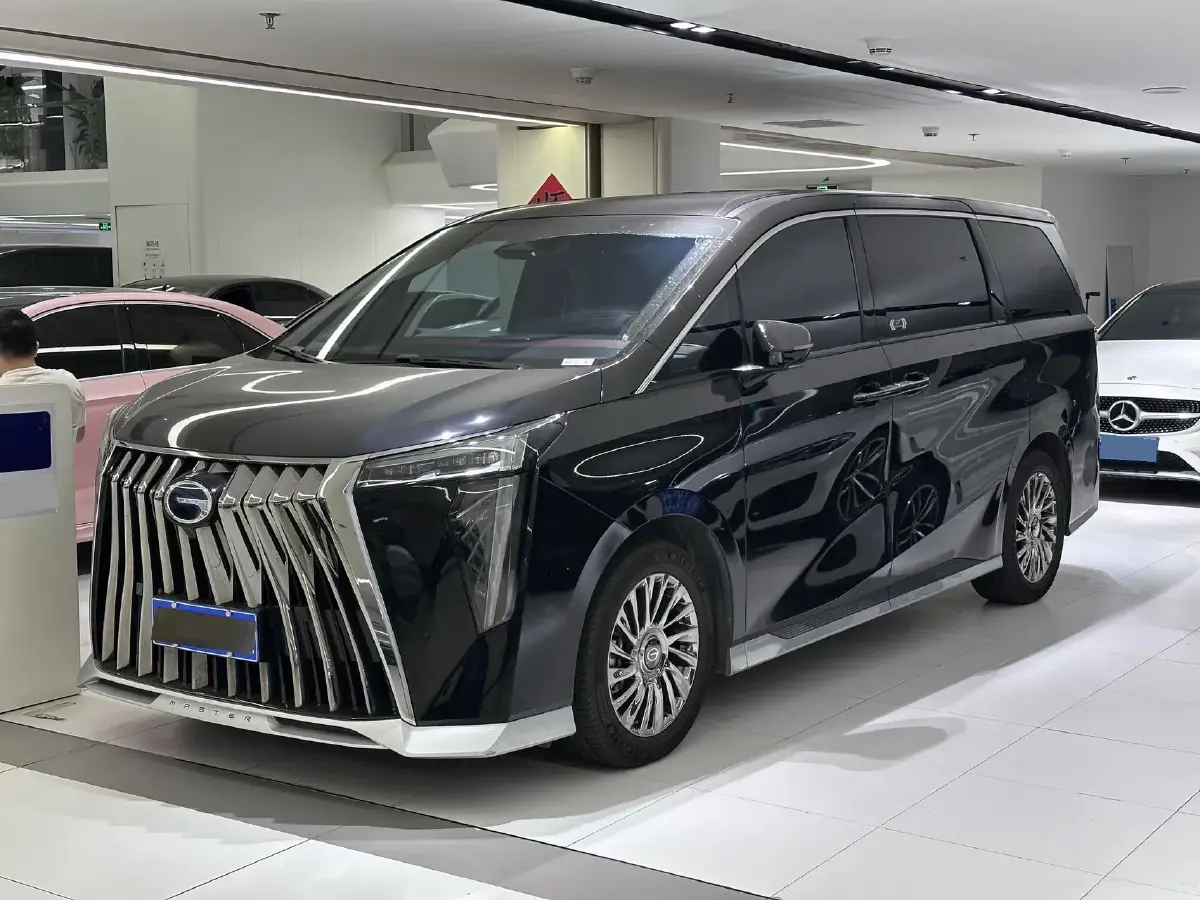 2023 GAC Trumpchi M8 2.0T 190HP L4 E-CVT Hybrid