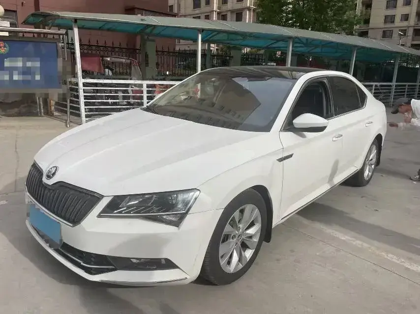 2016 Skoda Superb 1.8T 180HP L4 7DCT
