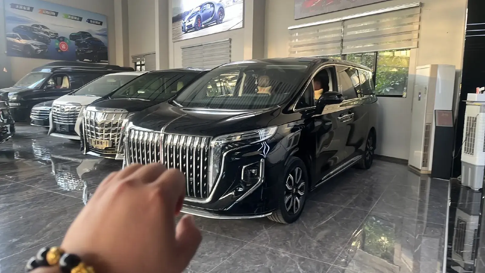 2023 HongQi HQ9 2.0T 252HP L4 8AT