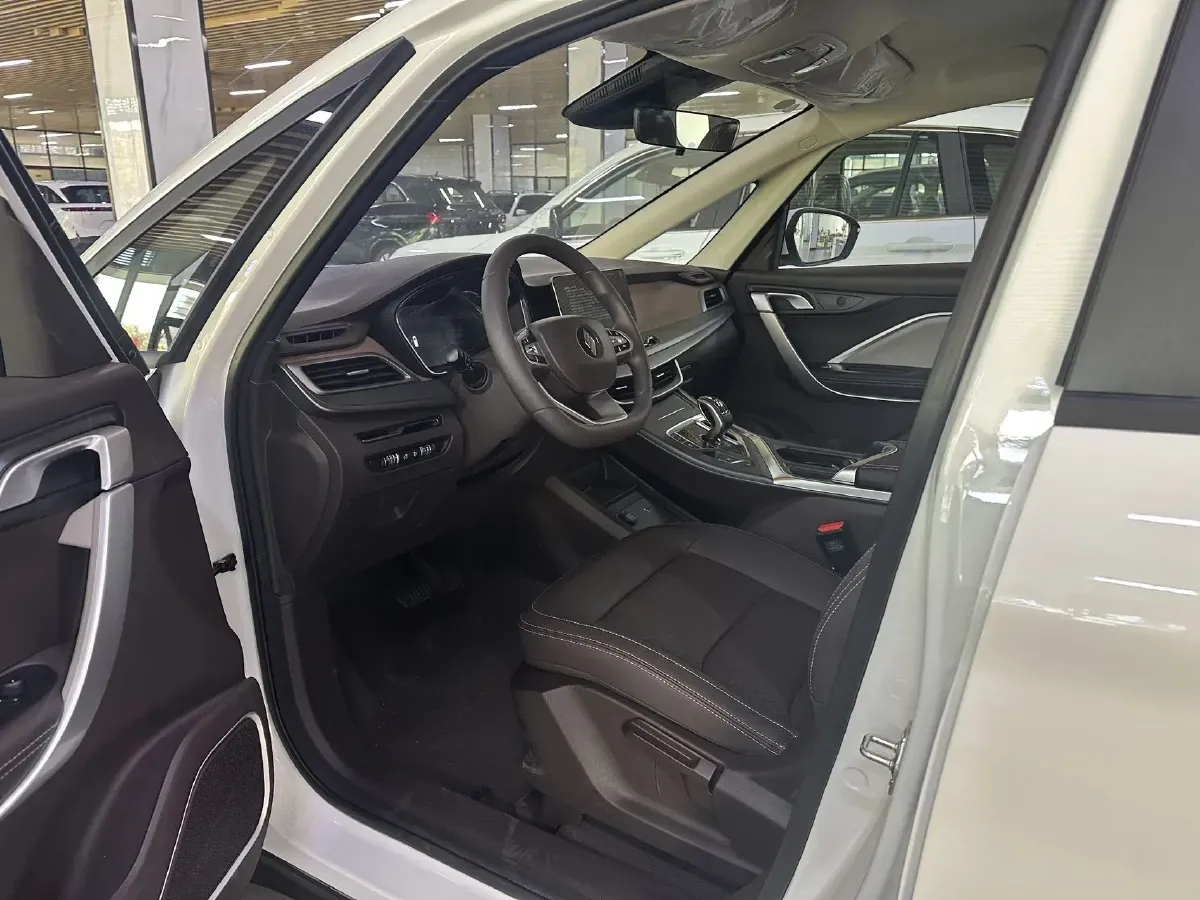 2025 Livan 8 BEV 68.03KWH,autocango,china used car exporter,china ev exporter,chinese used car exporter,chinese used ev exporter