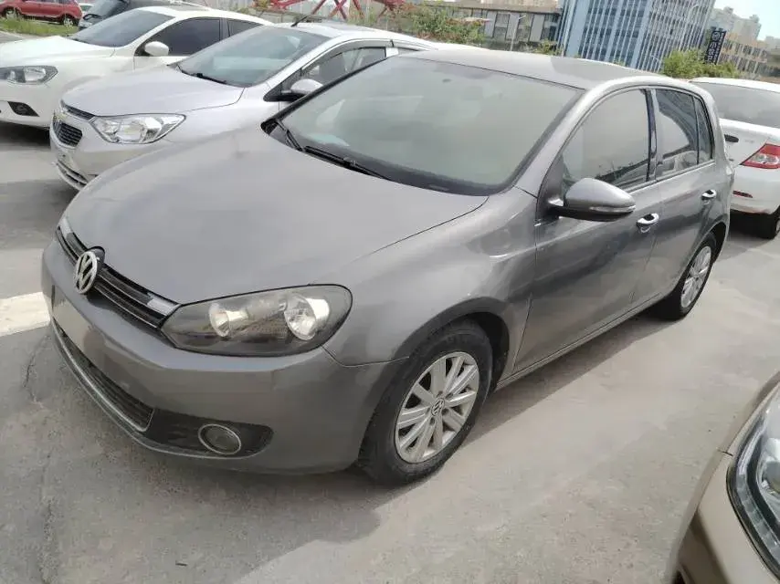 2012 Volkswagen Golf 1.6L 105HP L4 5MT