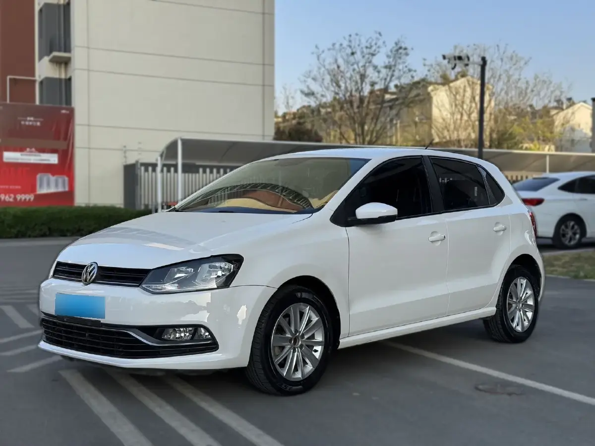 2014 Volkswagen Polo 1.6L 110HP L4 6AT