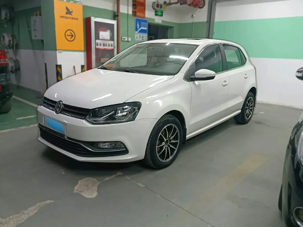 2016 Volkswagen Polo 1.6L 110HP L4 5MT