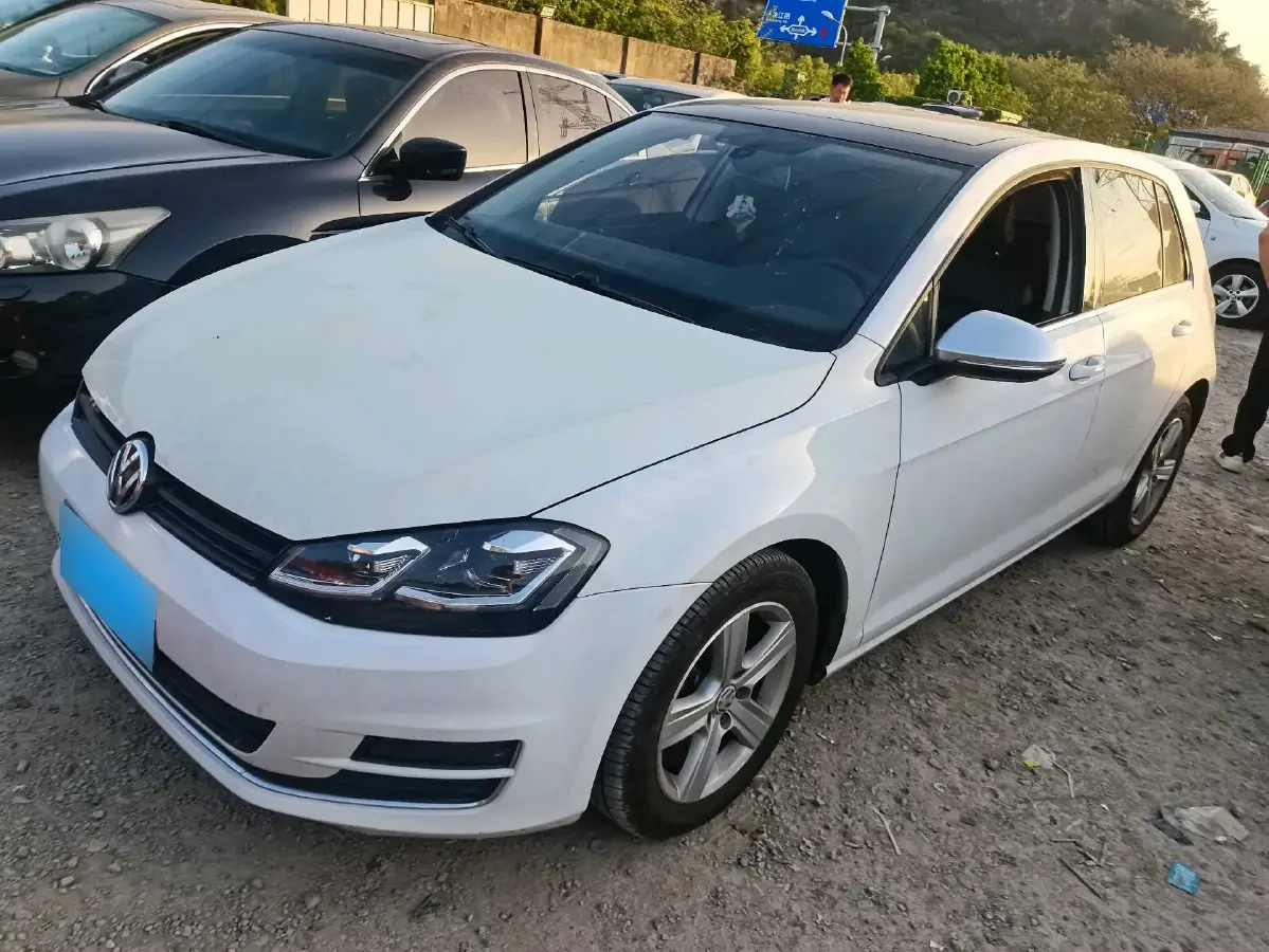 2014 Volkswagen Golf 1.4T 131HP L4 7DCT