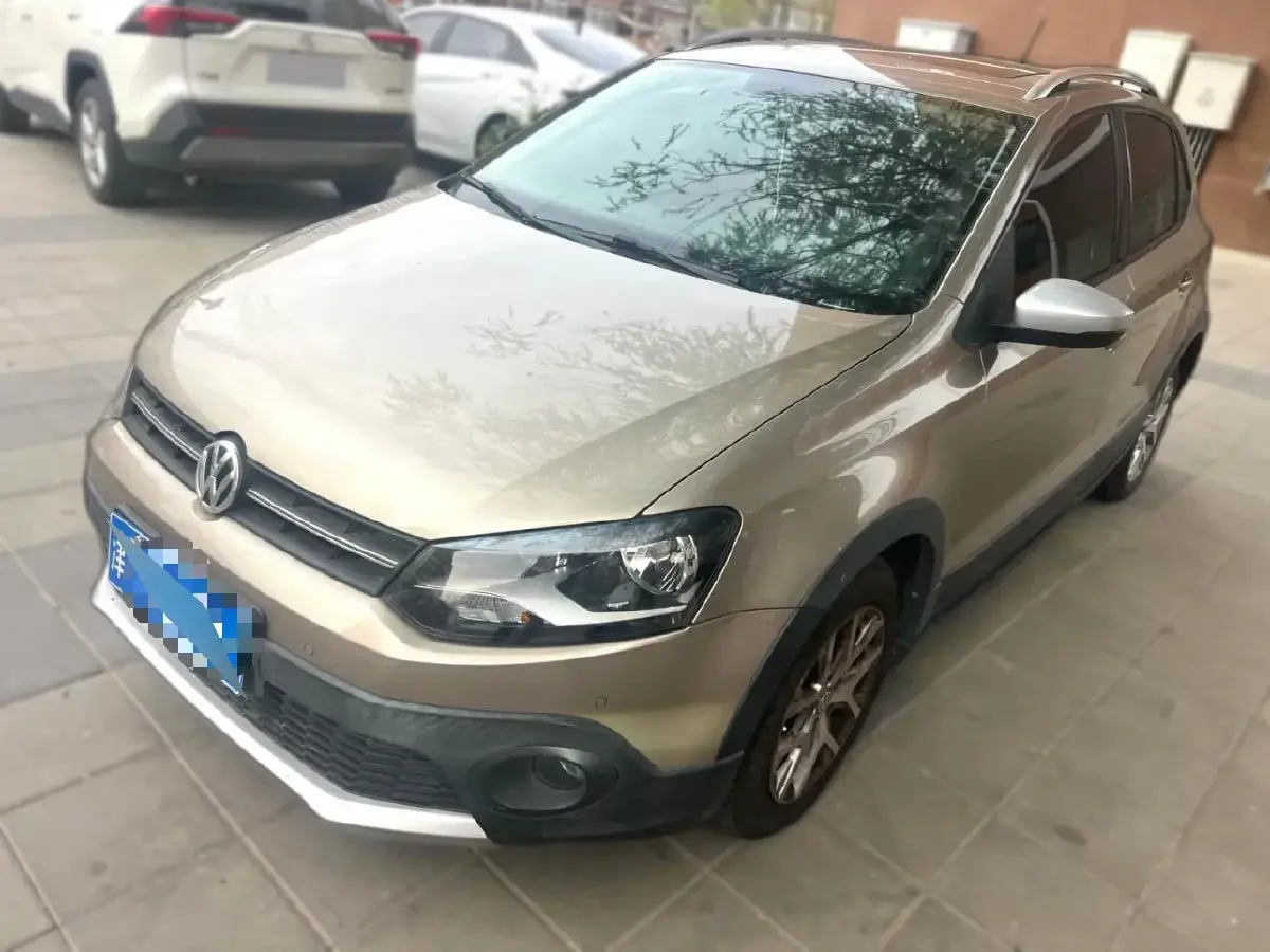 2014 Volkswagen Polo 1.6L 110HP L4 5MT