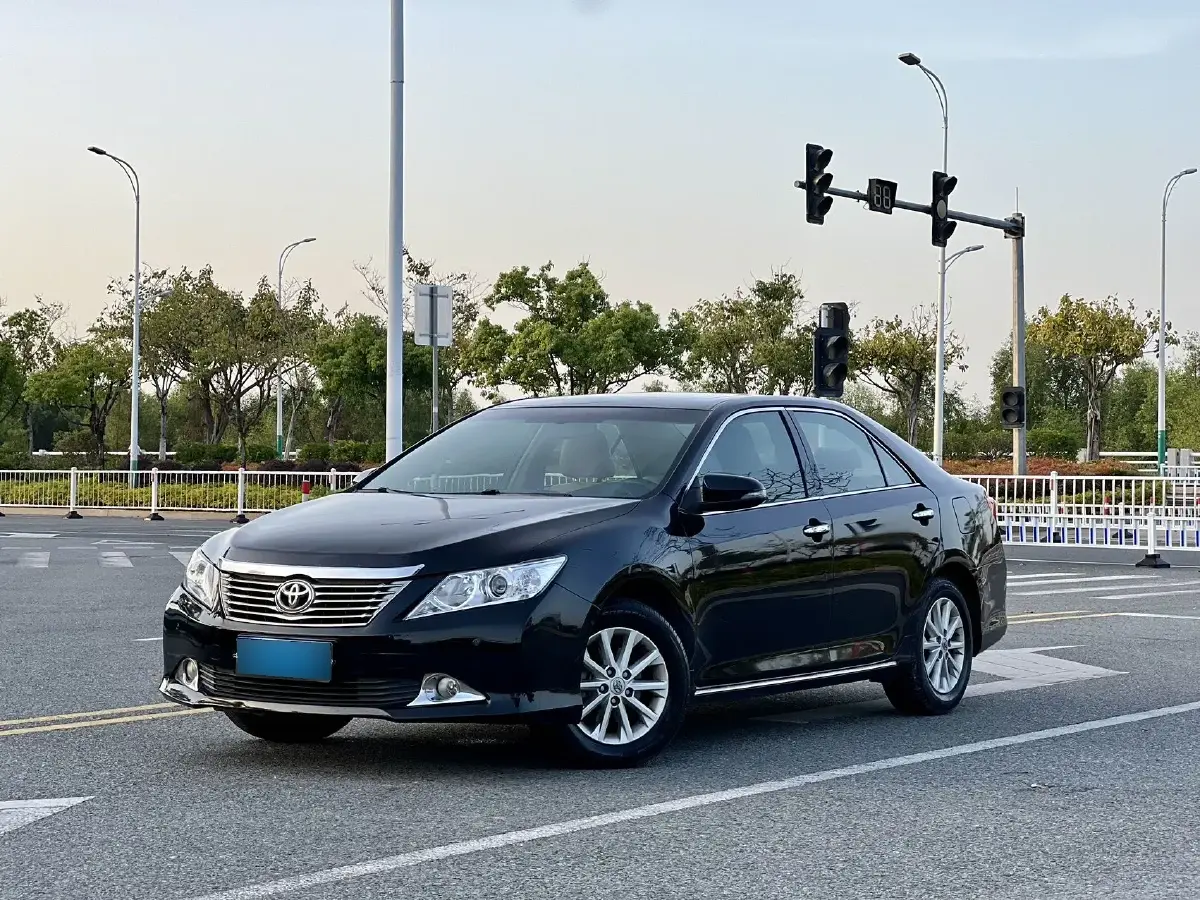 2013 Toyota Camry 2.0L 148HP L4 4AT