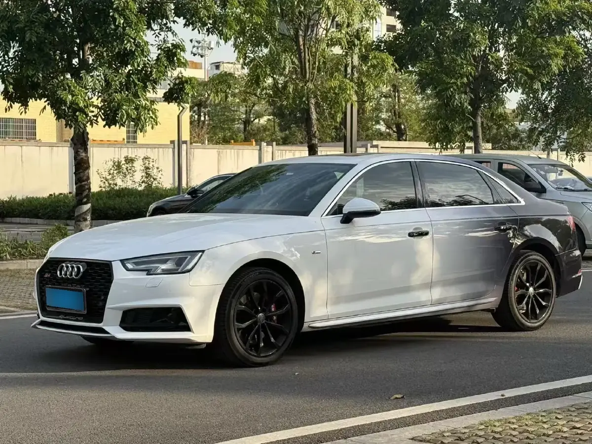 2018 Audi A4L 2.0T 190HP L4 7DCT