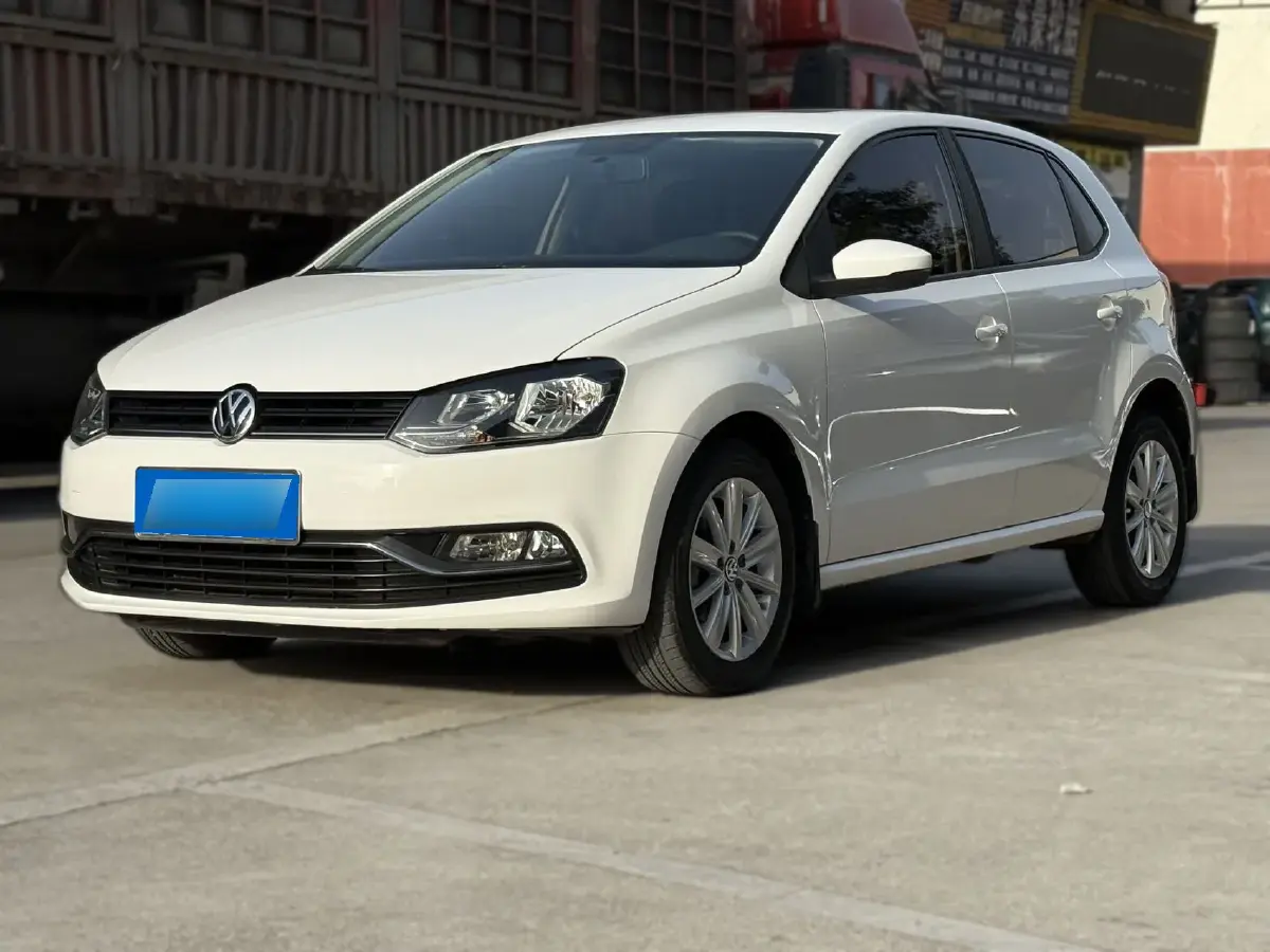 2016 Volkswagen Polo 1.6L 110HP L4 5MT