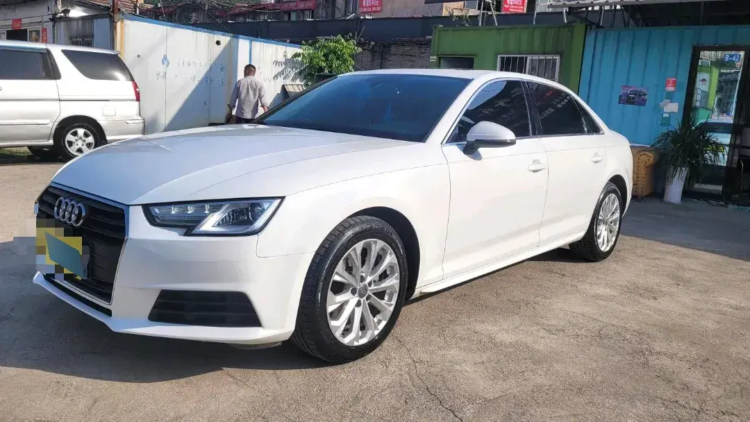 2017 Audi A4L 2.0T 190HP L4 7DCT