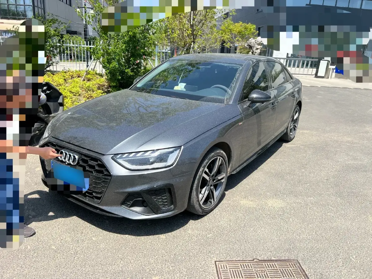 2022 Audi A4L 2.0T 190HP L4 7DCT