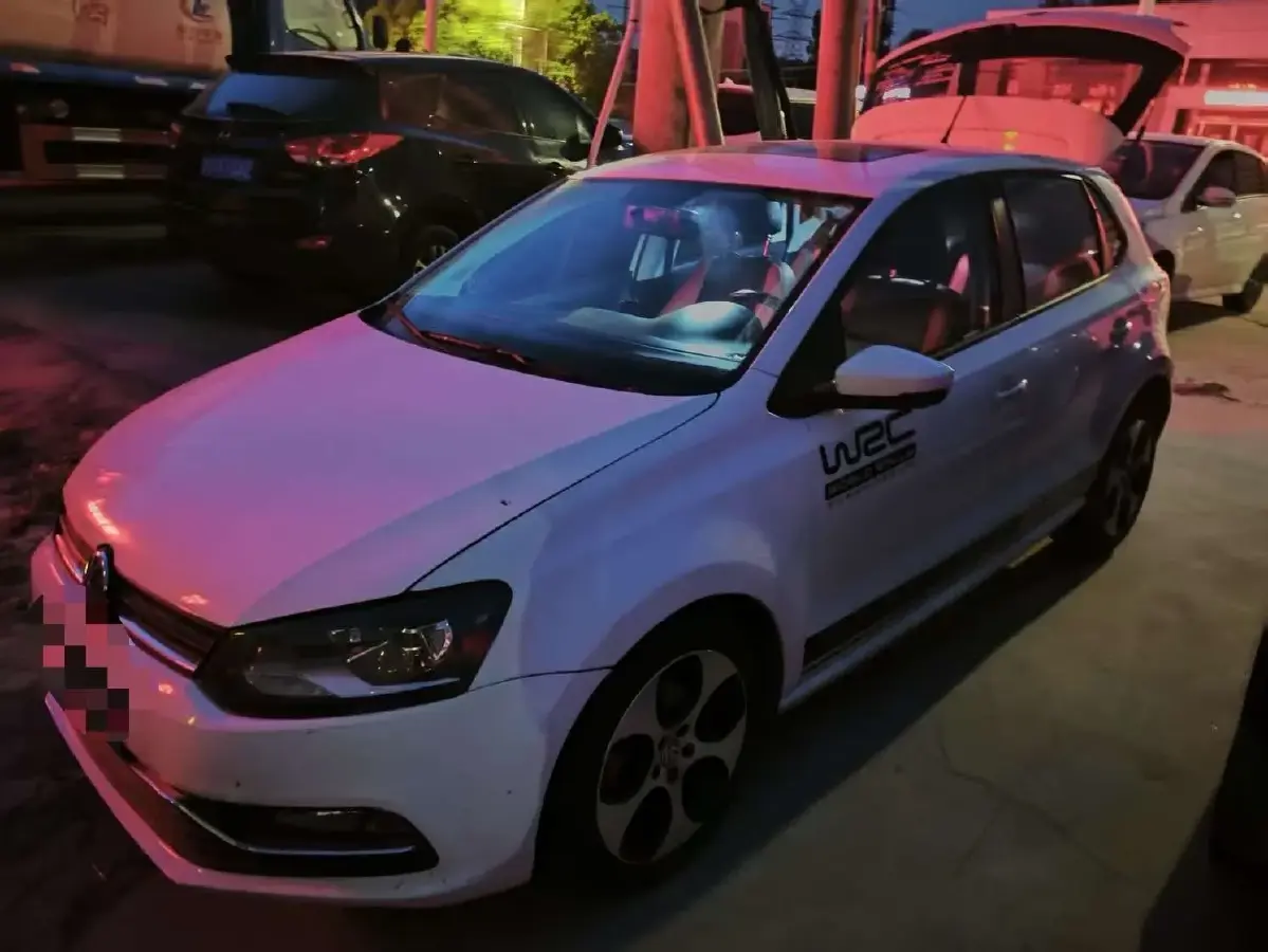 2014 Volkswagen Polo 1.6L 110HP L4 6AT