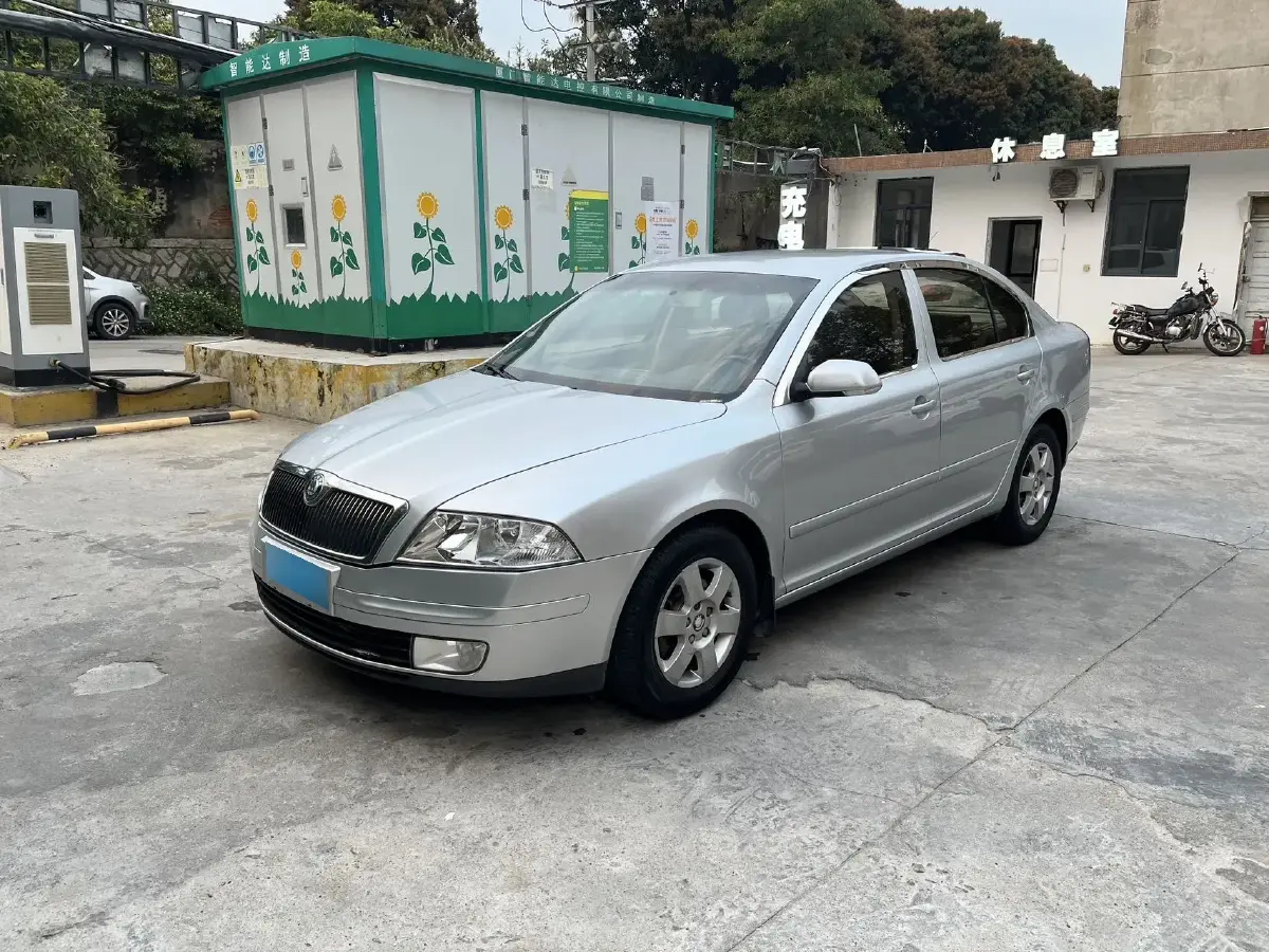 2008 Skoda Octavia 2.0L 116HP L4 5MT