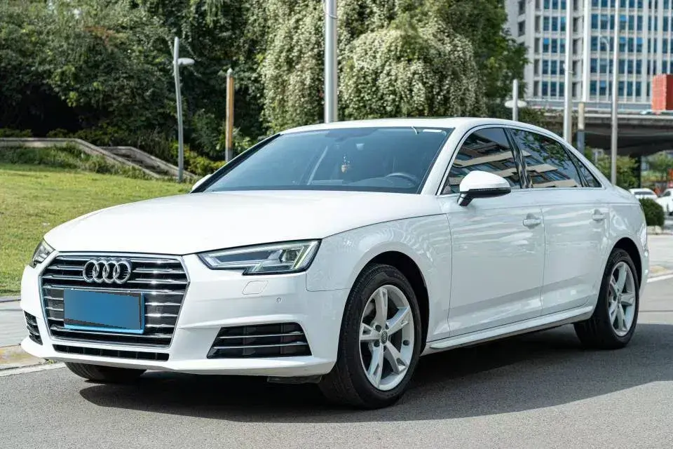 2017 Audi A4L 2.0T 190HP L4 7DCT