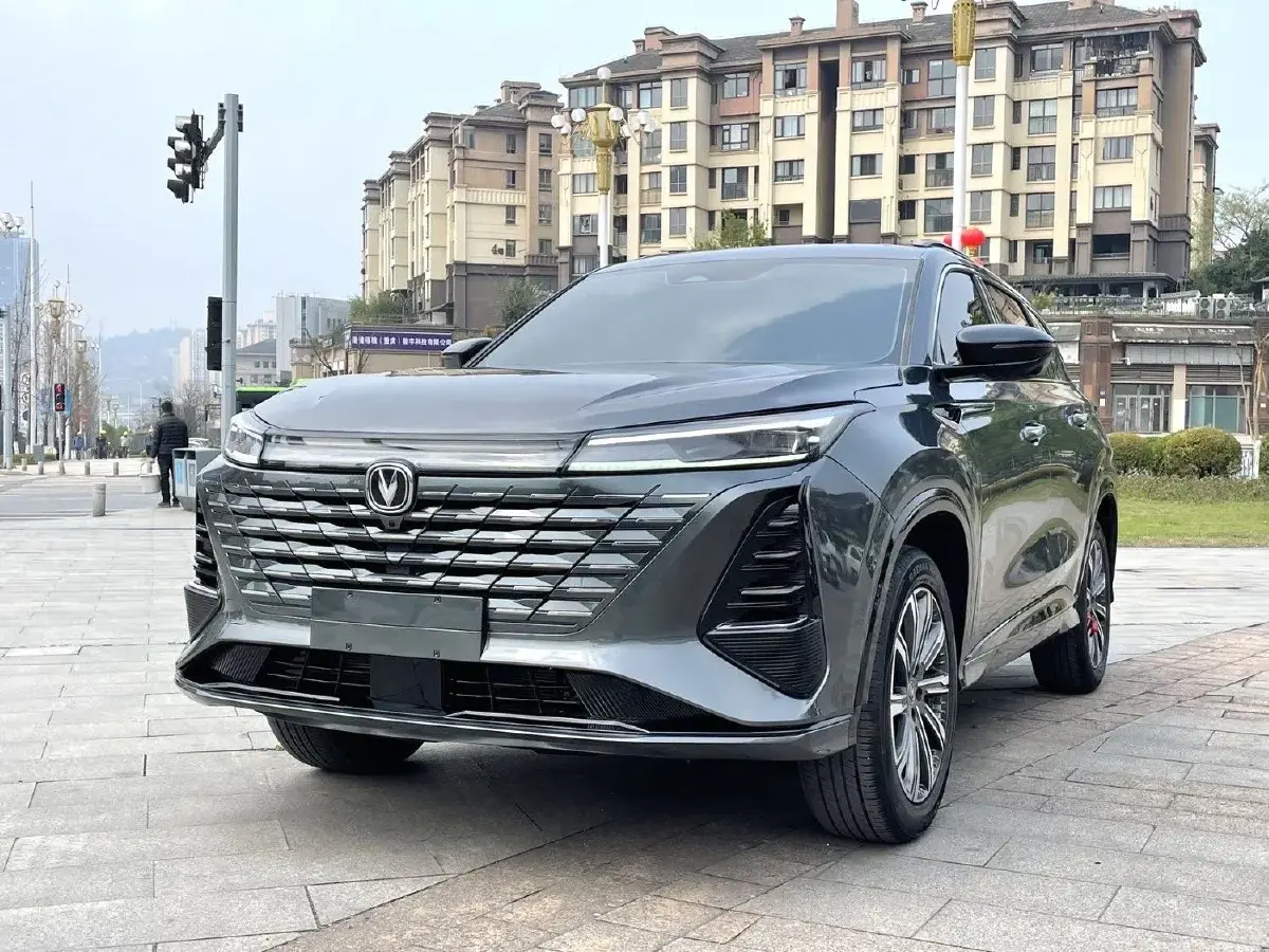 2022 ChangAn CS75 Plus 2.0T 233HP L4 8AT