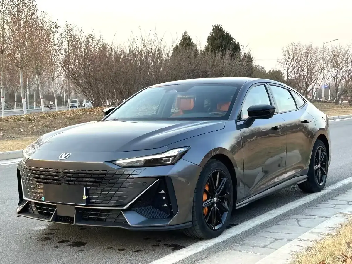 2022 ChangAn UNI-V 1.5T 188HP L4 7DCT