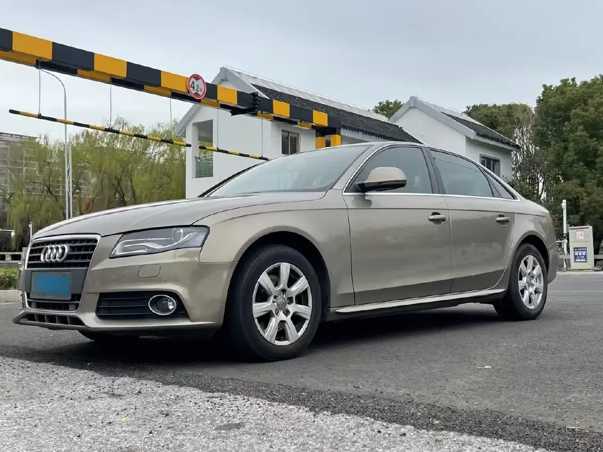 2011 Audi Q5 2.0T 211HP L4 8AT