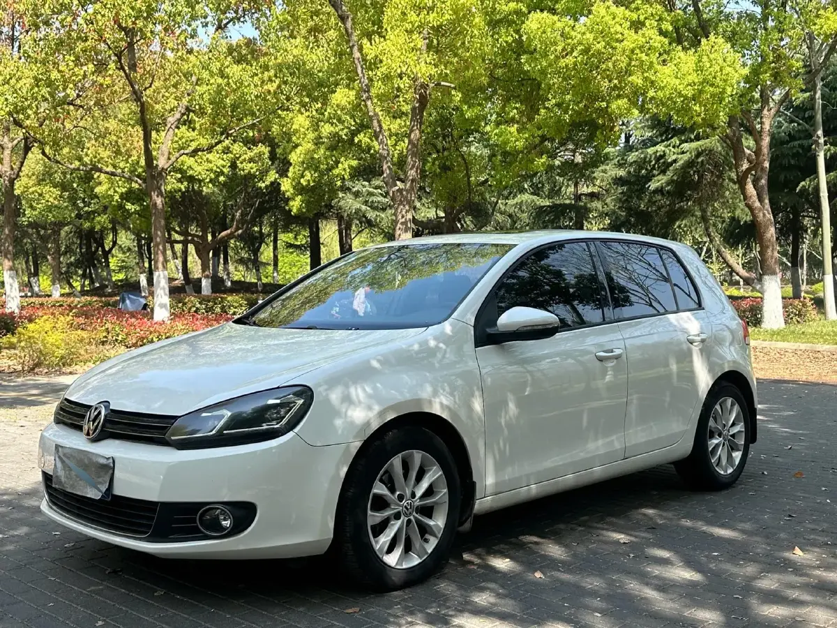 2012 Volkswagen Golf 1.6L 105HP L4 6AT