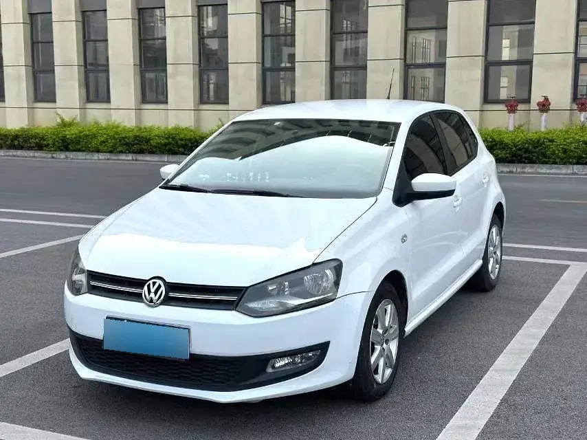 2014 Volkswagen Polo 1.6L 110HP L4 6AT